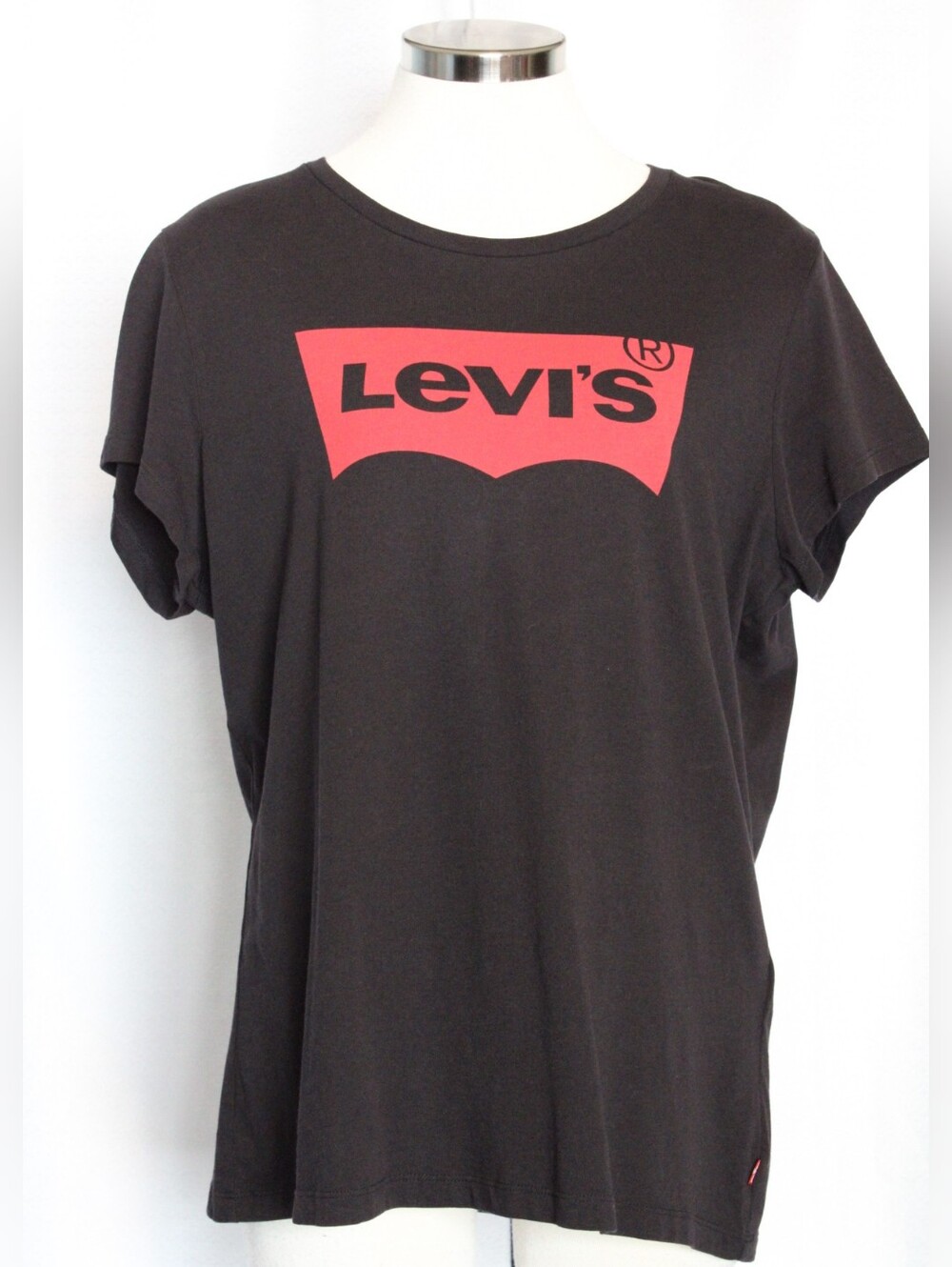 Levi’s Black Red Graphic Tshirt XL